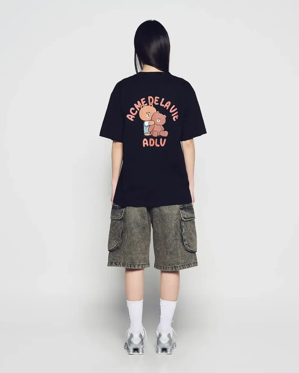 JuzBeauty_JuzBeautyMalaysia_JuzPretty_Authentic_Kbeauty_Malaysia_Skin_Care_Cosmetics_K-Beauty_Health_Care_korean_streetwear_US_Luxury_ADLV x LINE FRIENDS Bear Doll Hug Brown Line Friends Short Sleeve T-shirt Tee 上衣11