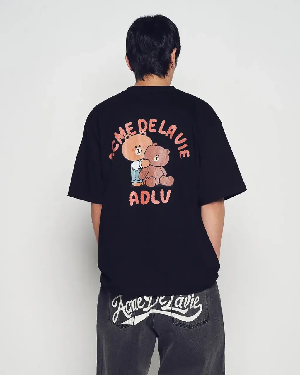 JuzBeauty_JuzBeautyMalaysia_JuzPretty_Authentic_Kbeauty_Malaysia_Skin_Care_Cosmetics_K-Beauty_Health_Care_korean_streetwear_US_Luxury_ADLV x LINE FRIENDS Bear Doll Hug Brown Line Friends Short Sleeve T-shirt Tee 上衣10