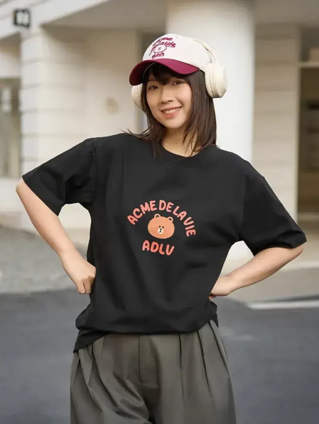 JuzBeauty_JuzBeautyMalaysia_JuzPretty_Authentic_Kbeauty_Malaysia_Skin_Care_Cosmetics_K-Beauty_Health_Care_korean_streetwear_US_Luxury_ADLV x LINE FRIENDS Bear Doll Hug Brown Line Friends Short Sleeve T-shirt Tee 上衣15