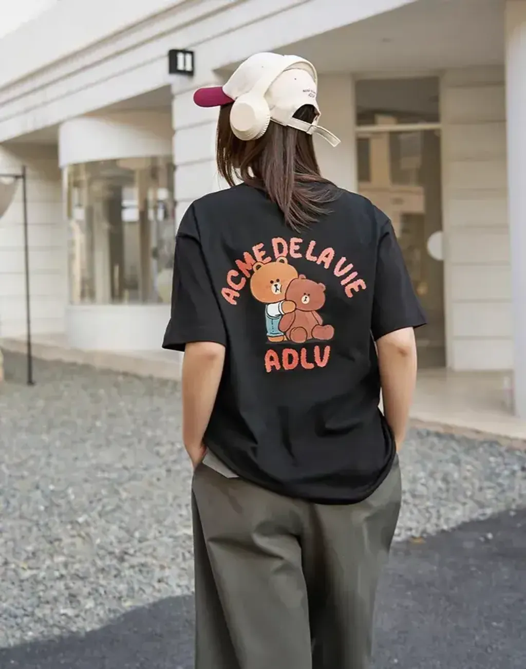 JuzBeauty_JuzBeautyMalaysia_JuzPretty_Authentic_Kbeauty_Malaysia_Skin_Care_Cosmetics_K-Beauty_Health_Care_korean_streetwear_US_Luxury_ADLV x LINE FRIENDS Bear Doll Hug Brown Line Friends Short Sleeve T-shirt Tee 上衣17