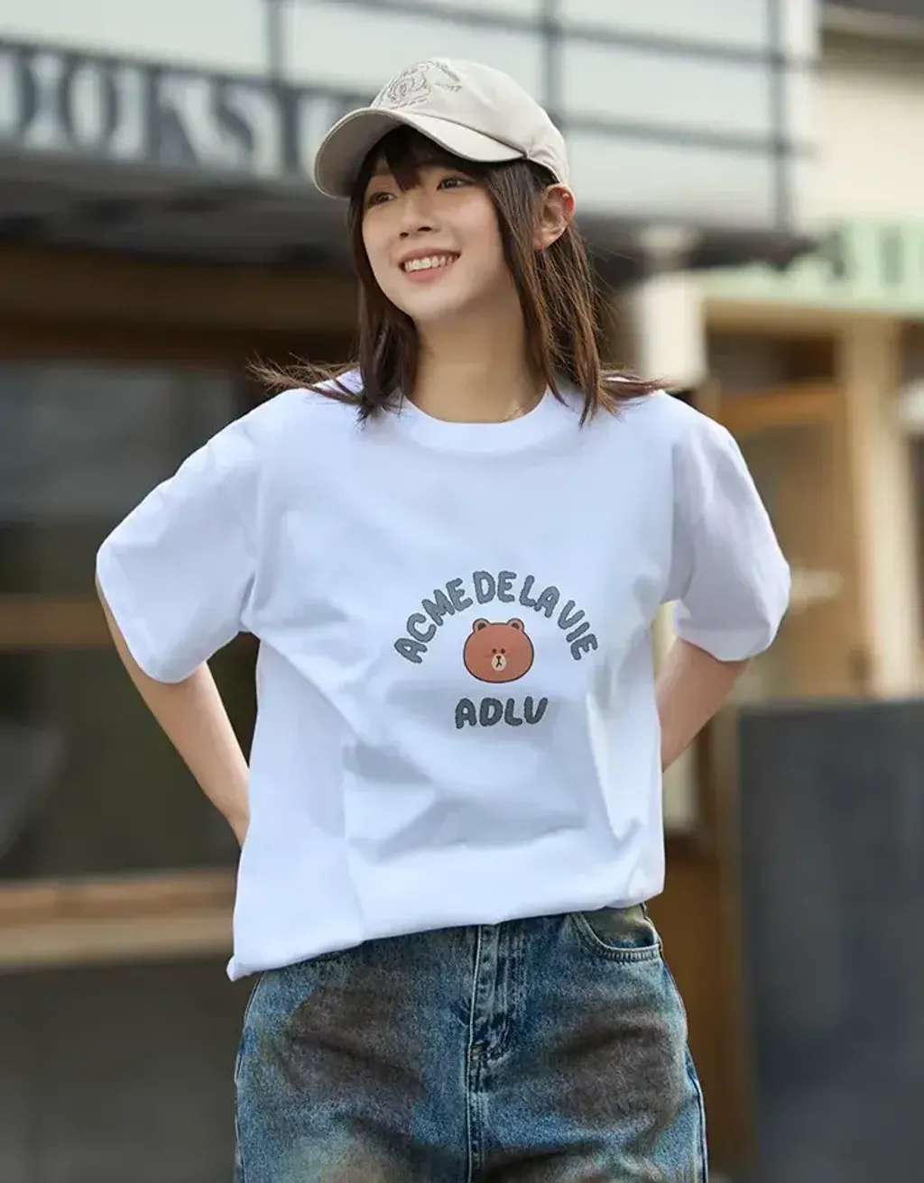 JuzBeauty_JuzBeautyMalaysia_JuzPretty_Authentic_Kbeauty_Malaysia_Skin_Care_Cosmetics_K-Beauty_Health_Care_korean_streetwear_US_Luxury_ADLV x LINE FRIENDS Bear Doll Hug Brown Line Friends Short Sleeve T-shirt Tee 上衣19