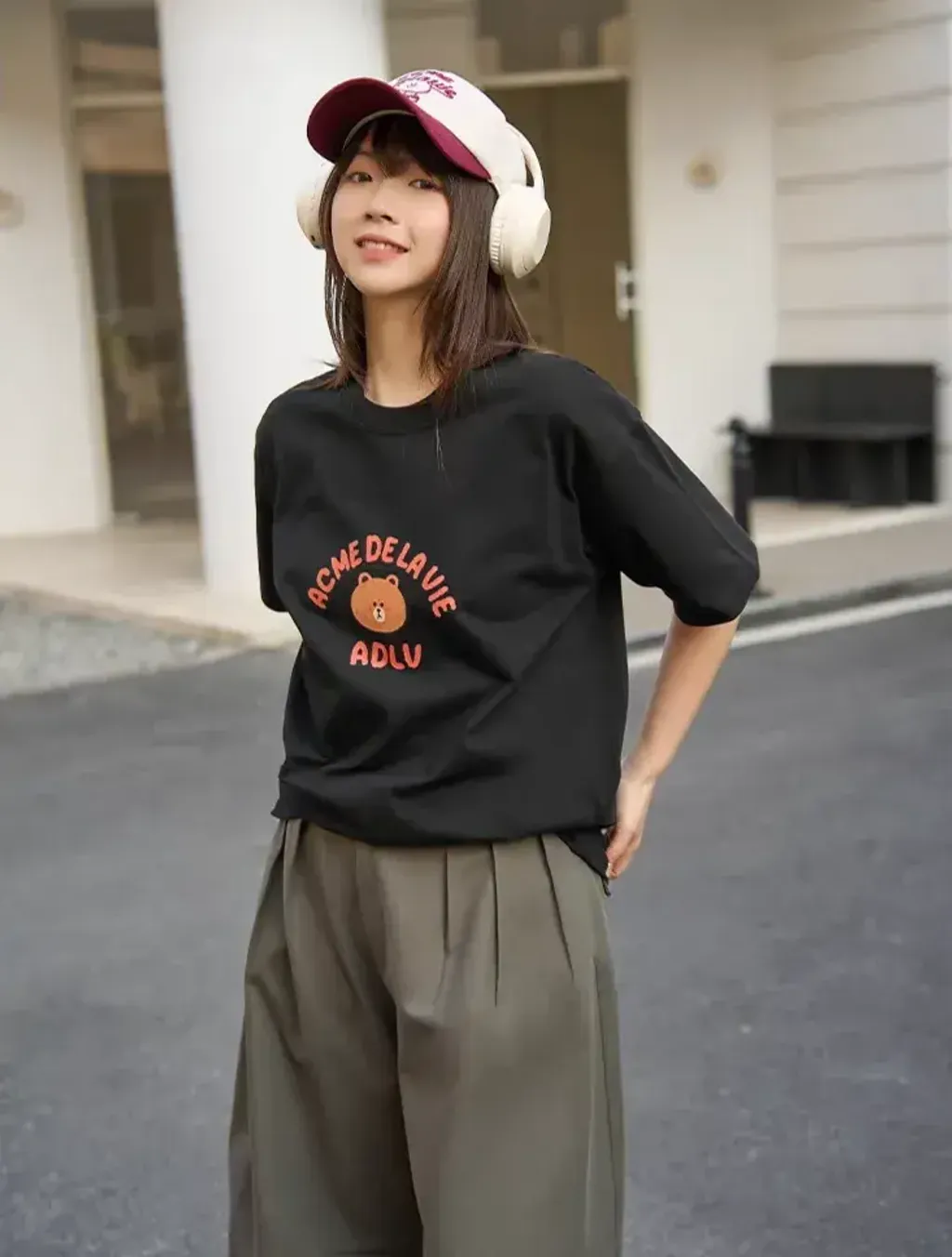 JuzBeauty_JuzBeautyMalaysia_JuzPretty_Authentic_Kbeauty_Malaysia_Skin_Care_Cosmetics_K-Beauty_Health_Care_korean_streetwear_US_Luxury_ADLV x LINE FRIENDS Bear Doll Hug Brown Line Friends Short Sleeve T-shirt Tee 上衣16