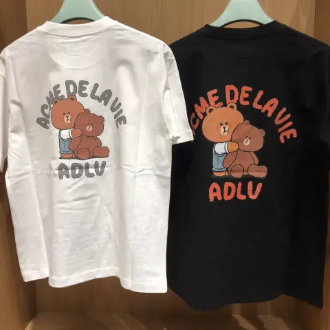 JuzBeauty_JuzBeautyMalaysia_JuzPretty_Authentic_Kbeauty_Malaysia_Skin_Care_Cosmetics_K-Beauty_Health_Care_korean_streetwear_US_Luxury_ADLV x LINE FRIENDS Bear Doll Hug Brown Line Friends Short Sleeve T-shirt Tee 上衣22