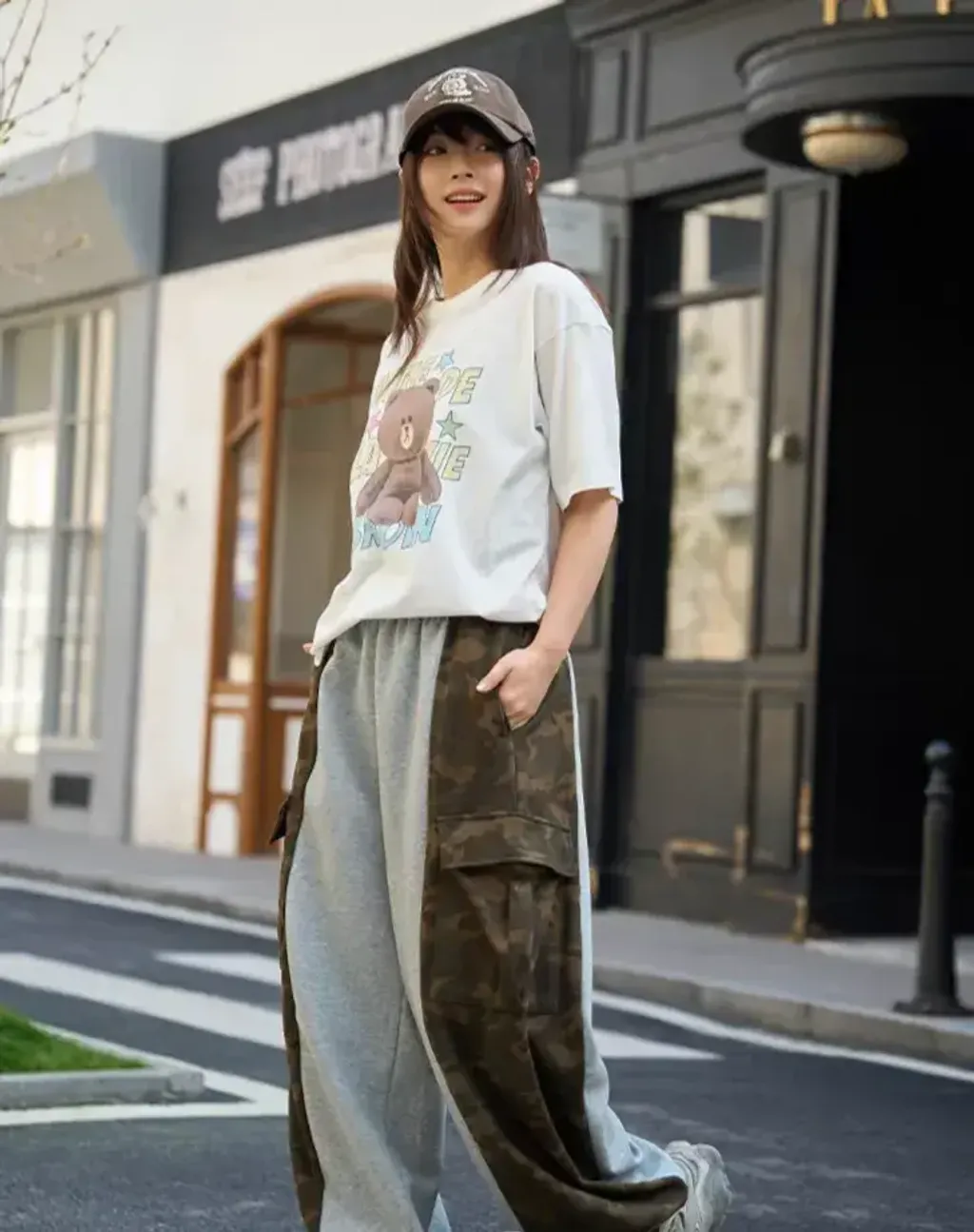 JuzBeauty_JuzBeautyMalaysia_JuzPretty_Authentic_Kbeauty_Malaysia_Skin_Care_Cosmetics_K-Beauty_Health_Care_korean_streetwear_US_Luxury_ADLV x LINE FRIENDS Brown Star Short Sleeve T-shirt Tee 上衣8