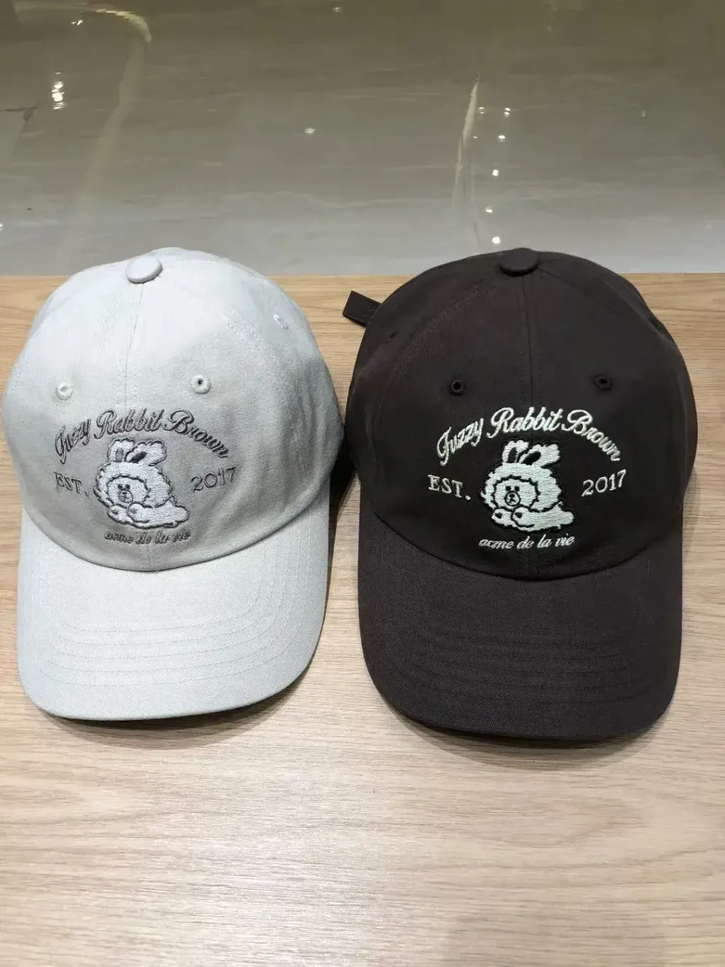 JuzBeauty_JuzBeautyMalaysia_JuzPretty_Authentic_Kbeauty_Malaysia_Skin_Care_Cosmetics_K-Beauty_Health_Care_korean_streetwear_US_Luxury_ADLV x LINE FRIENDS Brown Line Friends Ball Cap 帽9