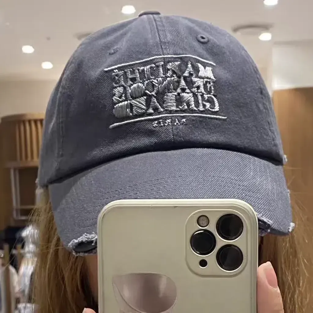 JuzBeauty_JuzBeautyMalaysia_JuzPretty_Authentic_Kbeauty_Malaysia_Skin_Care_Cosmetics_K-Beauty_Health_Care_korean_streetwear_US_Luxury_MARITHE MFG46SHG205 Drawing Classic Logo Damaged Covered Cap 帽14