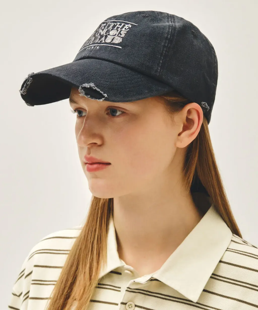 JuzBeauty_JuzBeautyMalaysia_JuzPretty_Authentic_Kbeauty_Malaysia_Skin_Care_Cosmetics_K-Beauty_Health_Care_korean_streetwear_US_Luxury_MARITHE MFG46SHG205 Drawing Classic Logo Damaged Covered Cap 帽2