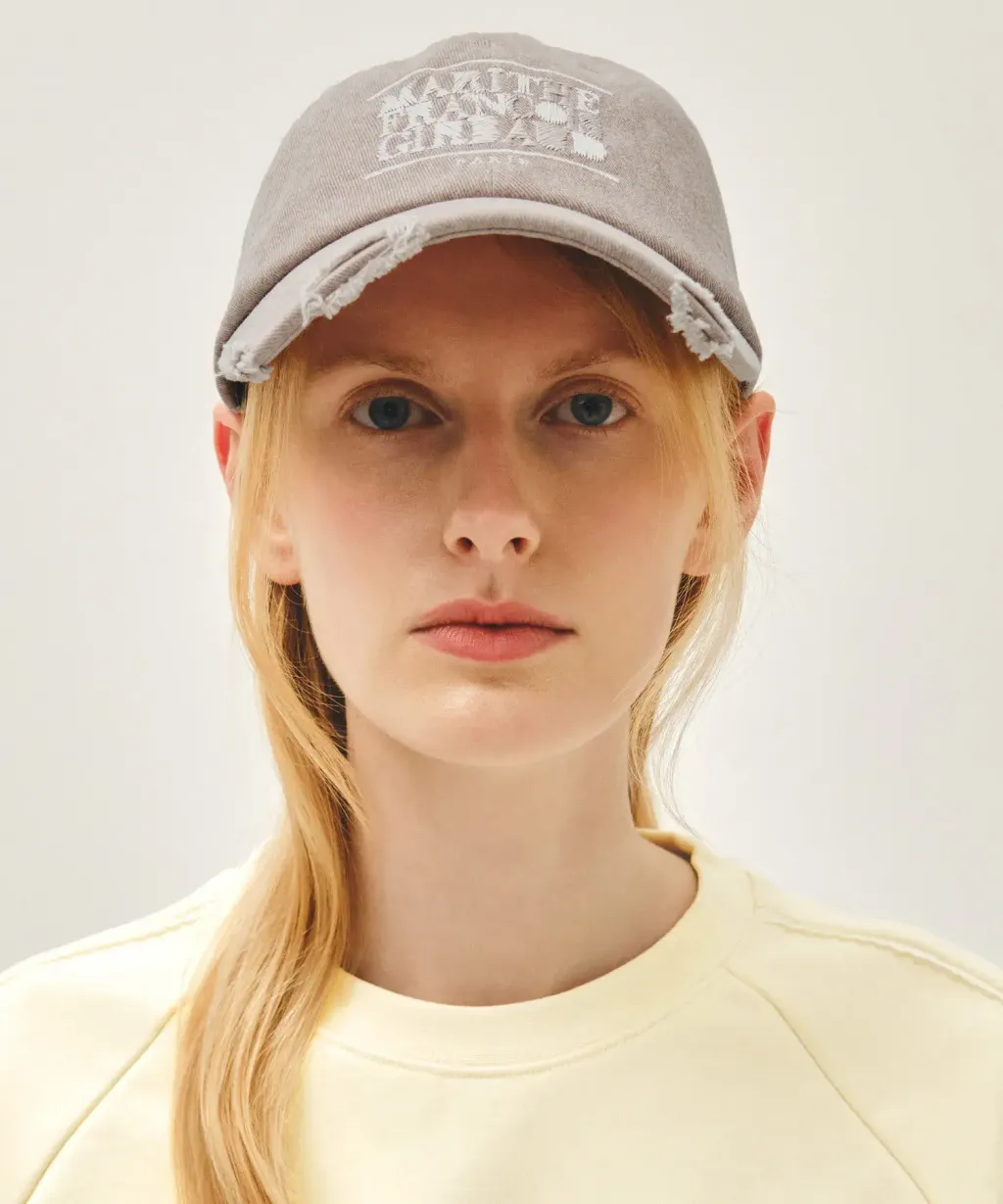 JuzBeauty_JuzBeautyMalaysia_JuzPretty_Authentic_Kbeauty_Malaysia_Skin_Care_Cosmetics_K-Beauty_Health_Care_korean_streetwear_US_Luxury_MARITHE MFG46SHG205 Drawing Classic Logo Damaged Covered Cap 帽7