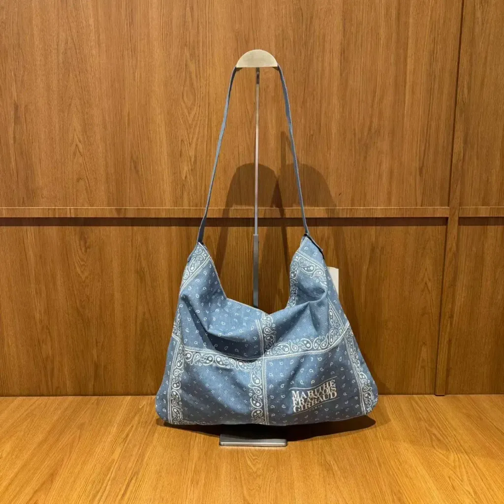 JuzBeauty_JuzBeautyMalaysia_JuzPretty_Authentic_Kbeauty_Malaysia_Skin_Care_Cosmetics_K-Beauty_Health_Care_korean_streetwear_US_Luxury_MARITHE Bandana One Shoulder Eco Bag 包4
