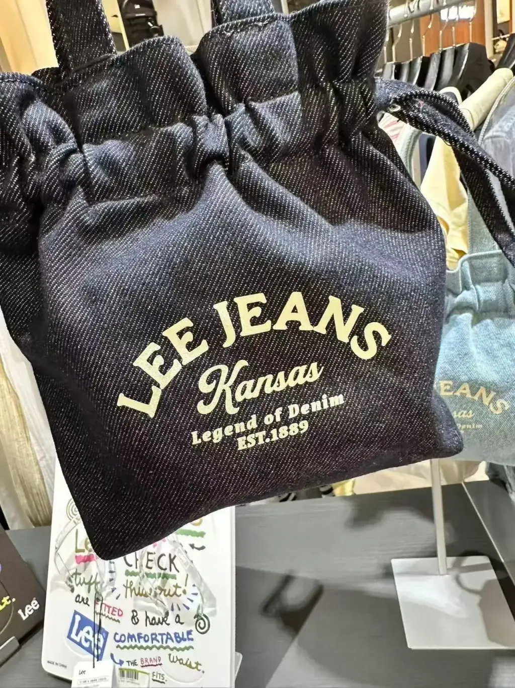 JuzBeauty_JuzBeautyMalaysia_JuzPretty_Authentic_Kbeauty_Malaysia_Skin_Care_Cosmetics_K-Beauty_Health_Care_korean_streetwear_US_Luxury_LEE LE2601BG06 Mini String Tote Bag 包8