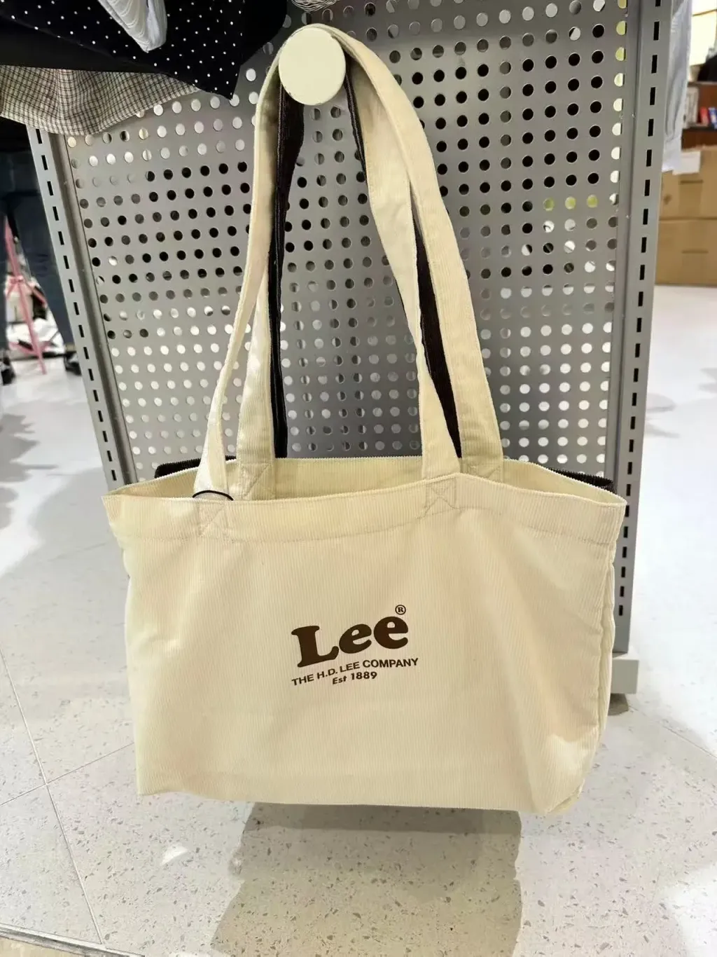 JuzBeauty_JuzBeautyMalaysia_JuzPretty_Authentic_Kbeauty_Malaysia_Skin_Care_Cosmetics_K-Beauty_Health_Care_korean_streetwear_US_Luxury_LEE LE2503BG10 Vintage Logo Corduroy Eco Bag 包10