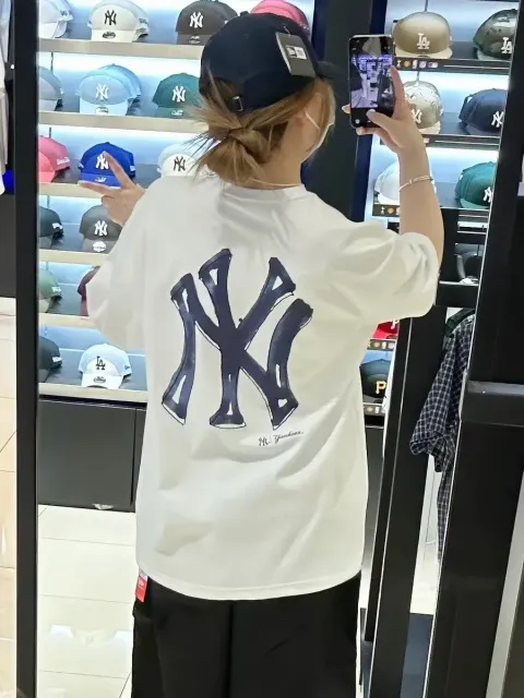 JuzBeauty_JuzBeautyMalaysia_JuzPretty_Authentic_Kbeauty_Malaysia_Skin_Care_Cosmetics_K-Beauty_Health_Care_korean_streetwear_US_Luxury_NEW ERA 15147 MLB New York Yankees Drawing T-shirt Tee 上衣14