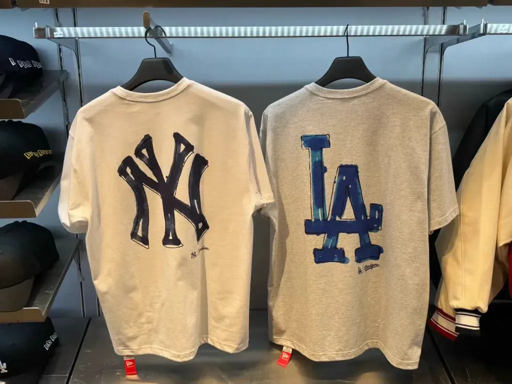 JuzBeauty_JuzBeautyMalaysia_JuzPretty_Authentic_Kbeauty_Malaysia_Skin_Care_Cosmetics_K-Beauty_Health_Care_korean_streetwear_US_Luxury_NEW ERA 15147 MLB New York Yankees Drawing T-shirt Tee 上衣17