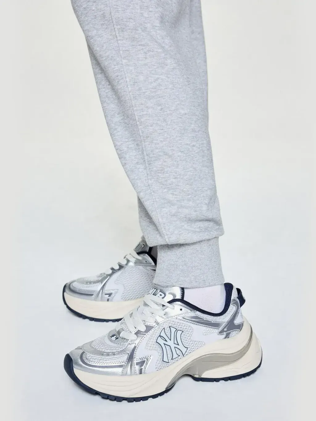 JuzBeauty_JuzBeautyMalaysia_JuzPretty_Authentic_Kbeauty_Malaysia_Skin_Care_Cosmetics_K-Beauty_Health_Care_korean_streetwear_US_Luxury_MLB Curve Runner New York Yankees Shoes 张凌赫同款老爹鞋48