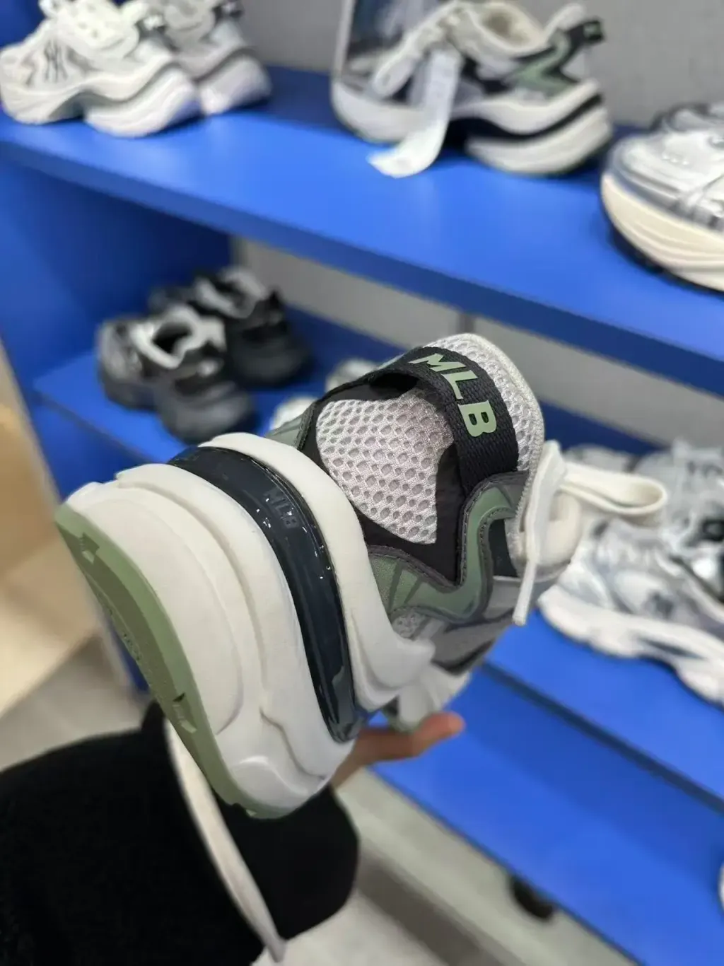 JuzBeauty_JuzBeautyMalaysia_JuzPretty_Authentic_Kbeauty_Malaysia_Skin_Care_Cosmetics_K-Beauty_Health_Care_korean_streetwear_US_Luxury_MLB Curve Runner New York Yankees Shoes 张凌赫同款老爹鞋40