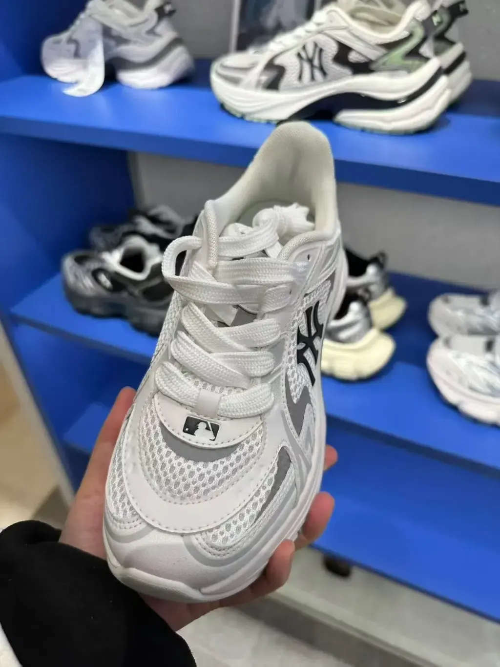 JuzBeauty_JuzBeautyMalaysia_JuzPretty_Authentic_Kbeauty_Malaysia_Skin_Care_Cosmetics_K-Beauty_Health_Care_korean_streetwear_US_Luxury_MLB Curve Runner New York Yankees Shoes 张凌赫同款老爹鞋39