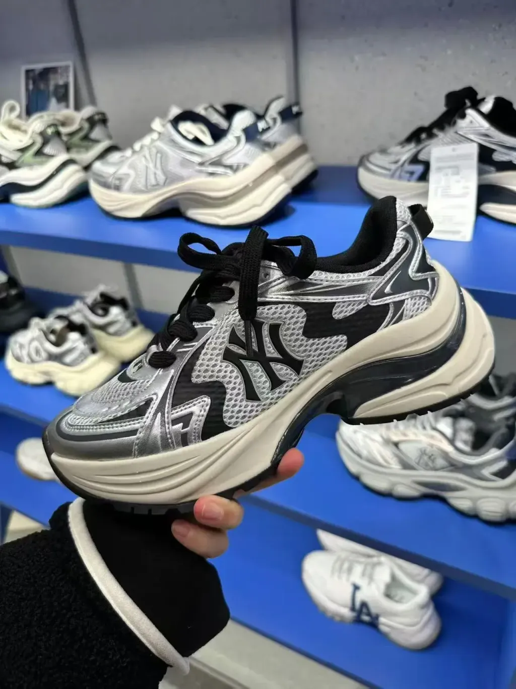 JuzBeauty_JuzBeautyMalaysia_JuzPretty_Authentic_Kbeauty_Malaysia_Skin_Care_Cosmetics_K-Beauty_Health_Care_korean_streetwear_US_Luxury_MLB Curve Runner New York Yankees Shoes 张凌赫同款老爹鞋34