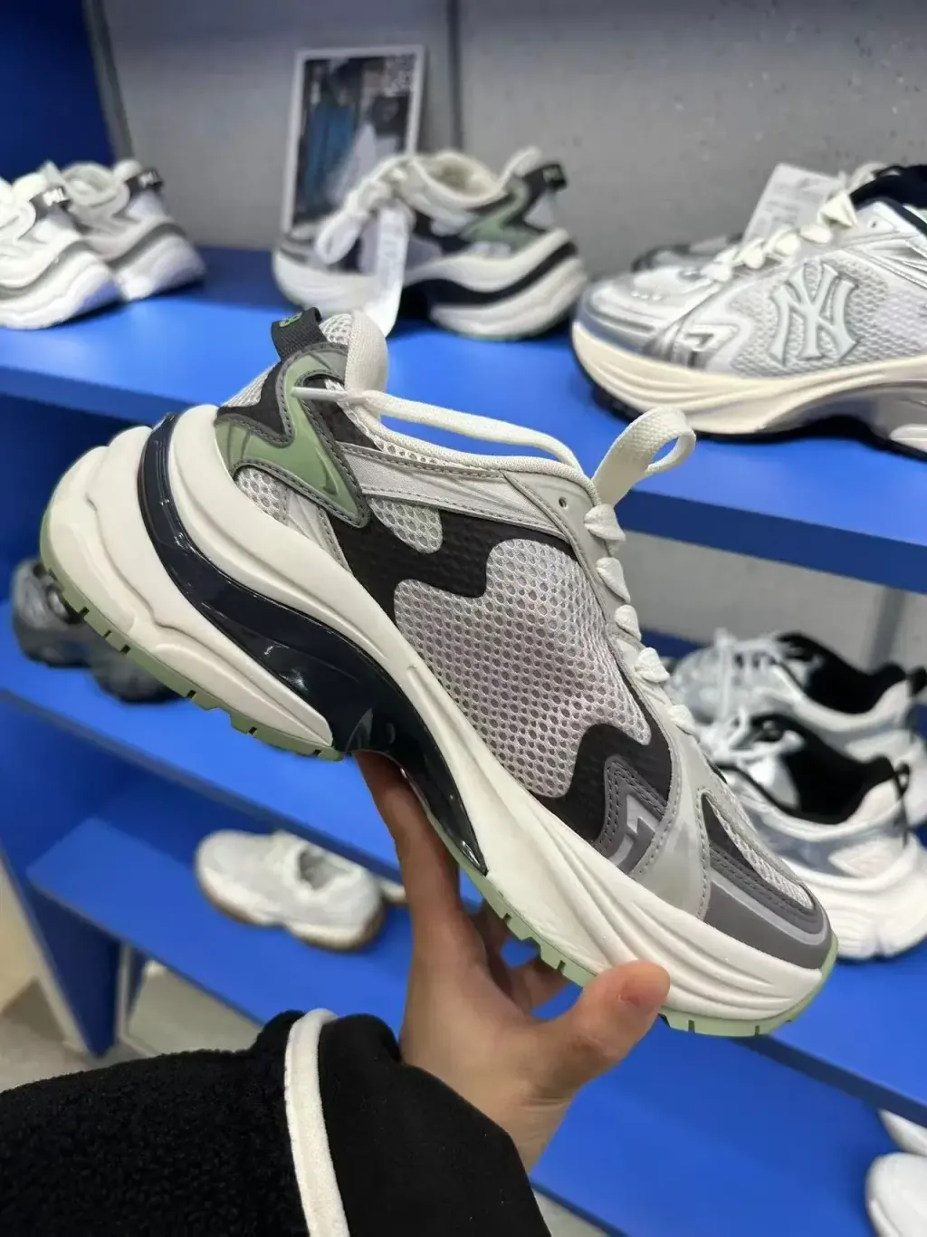 JuzBeauty_JuzBeautyMalaysia_JuzPretty_Authentic_Kbeauty_Malaysia_Skin_Care_Cosmetics_K-Beauty_Health_Care_korean_streetwear_US_Luxury_MLB Curve Runner New York Yankees Shoes 张凌赫同款老爹鞋41
