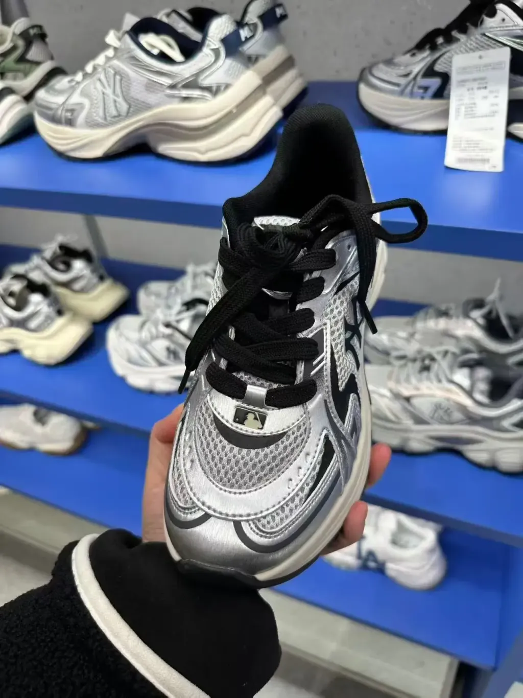 JuzBeauty_JuzBeautyMalaysia_JuzPretty_Authentic_Kbeauty_Malaysia_Skin_Care_Cosmetics_K-Beauty_Health_Care_korean_streetwear_US_Luxury_MLB Curve Runner New York Yankees Shoes 张凌赫同款老爹鞋35