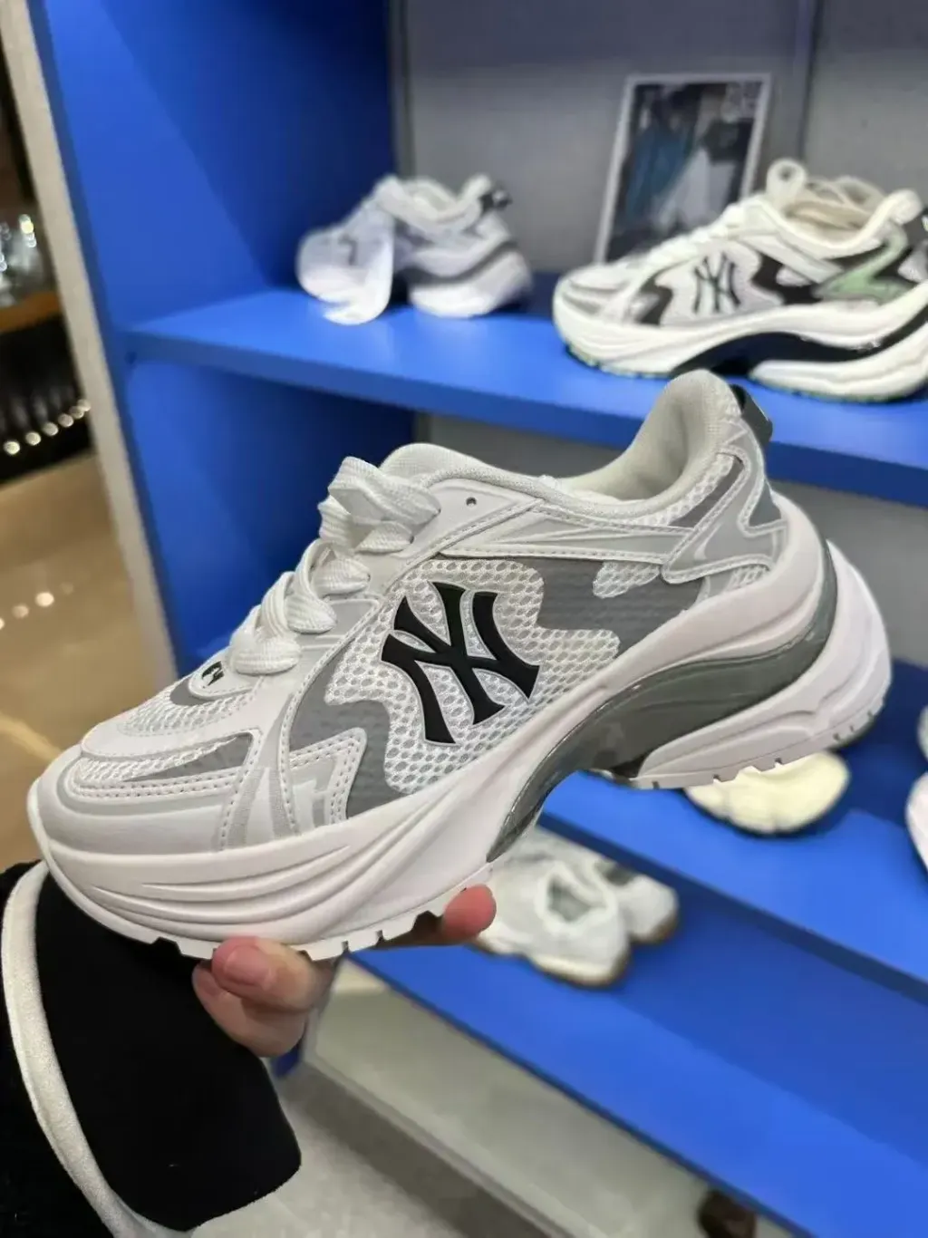 JuzBeauty_JuzBeautyMalaysia_JuzPretty_Authentic_Kbeauty_Malaysia_Skin_Care_Cosmetics_K-Beauty_Health_Care_korean_streetwear_US_Luxury_MLB Curve Runner New York Yankees Shoes 张凌赫同款老爹鞋38