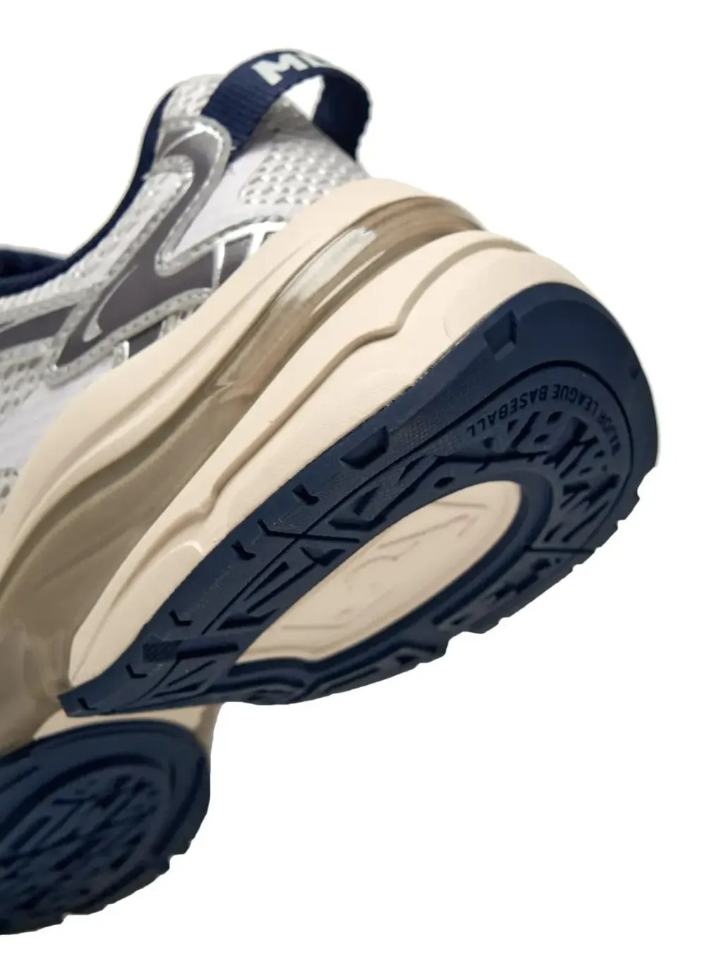 JuzBeauty_JuzBeautyMalaysia_JuzPretty_Authentic_Kbeauty_Malaysia_Skin_Care_Cosmetics_K-Beauty_Health_Care_korean_streetwear_US_Luxury_MLB Curve Runner New York Yankees Shoes 张凌赫同款老爹鞋4