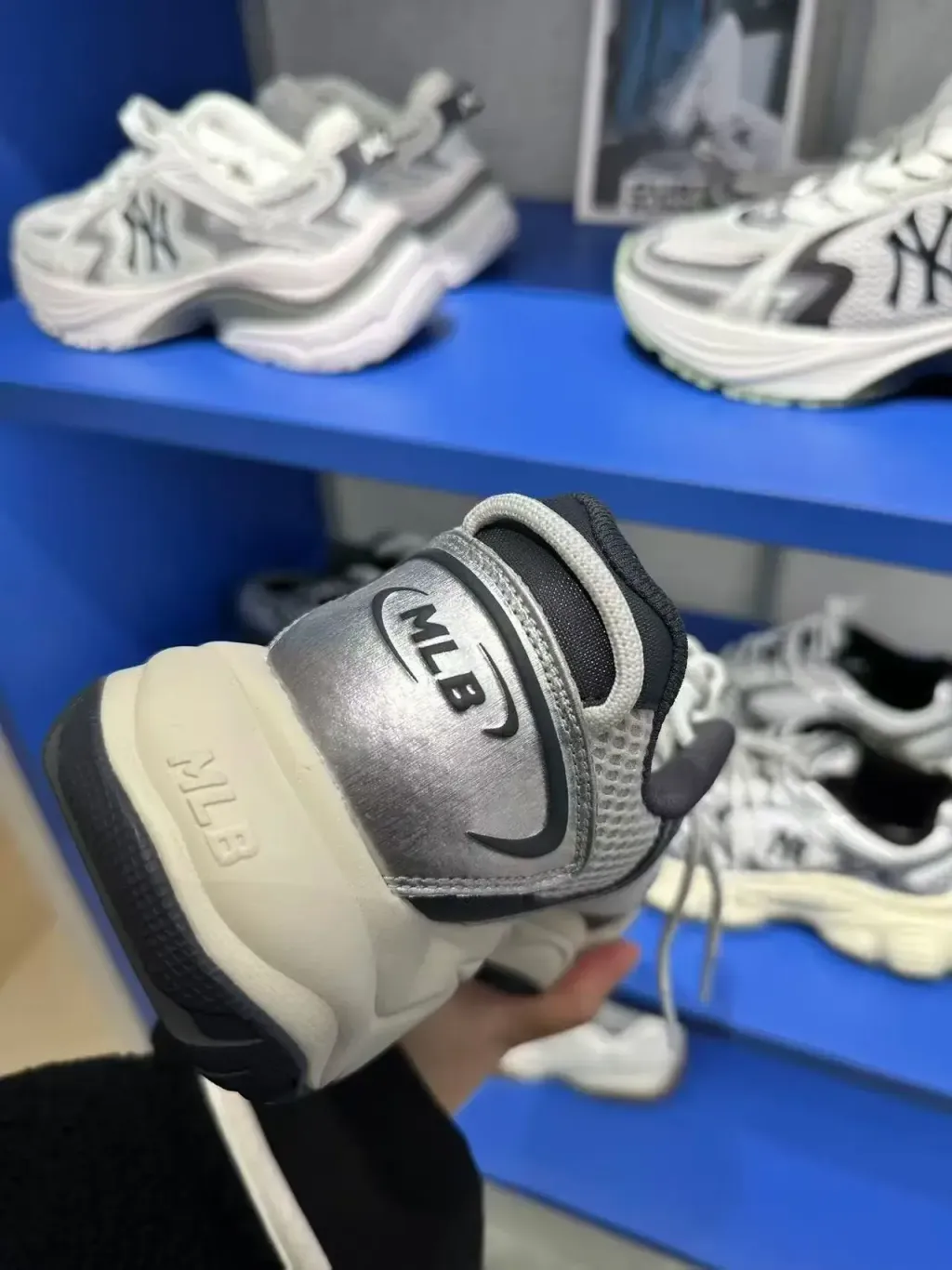 JuzBeauty_JuzBeautyMalaysia_JuzPretty_Authentic_Kbeauty_Malaysia_Skin_Care_Cosmetics_K-Beauty_Health_Care_korean_streetwear_US_Luxury_MLB 3ASHW075N Cargo Chunky New York Yankees Shoes 老爹鞋4