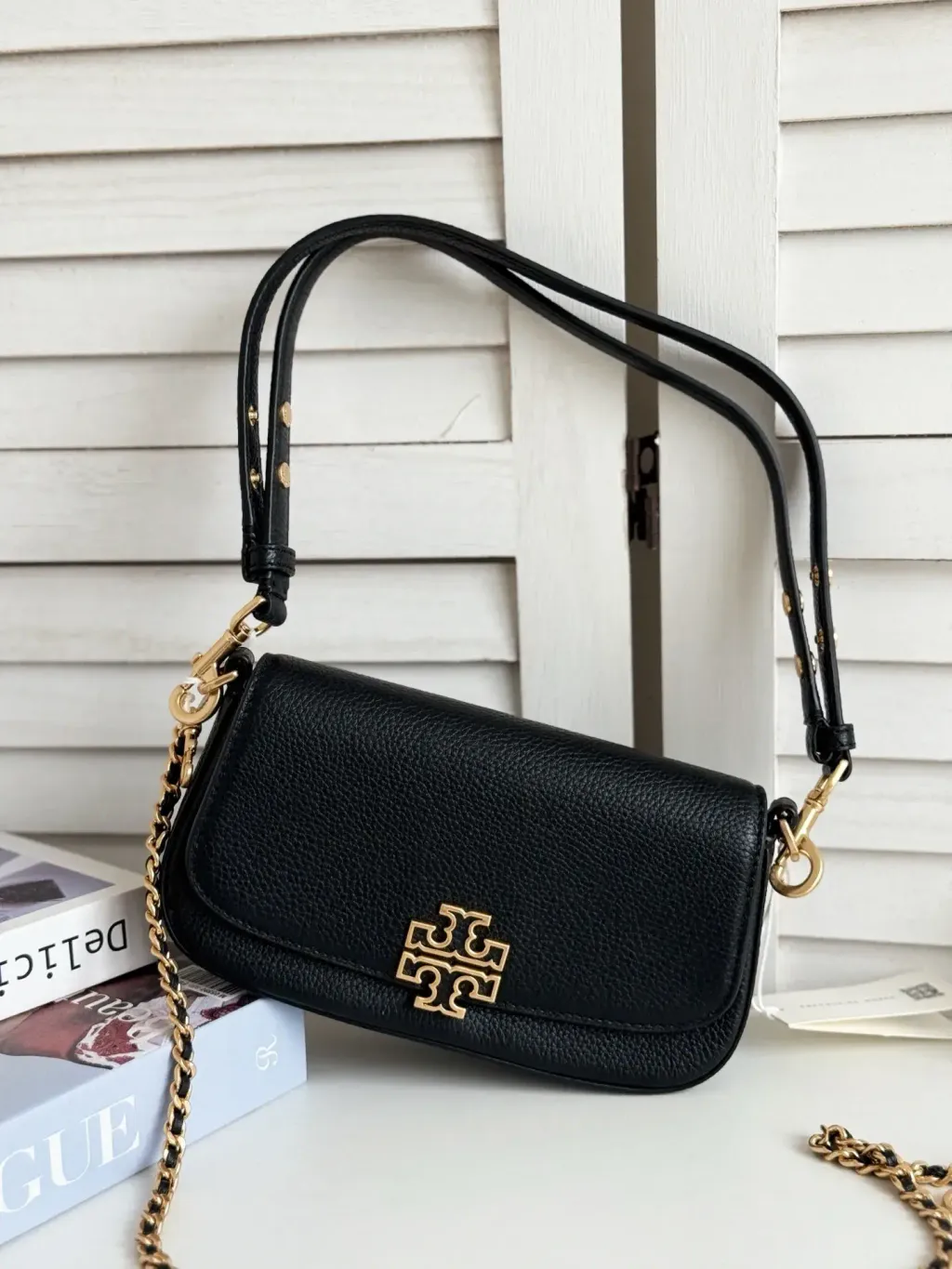 JuzBeauty_JuzBeautyMalaysia_JuzPretty_Authentic_Kbeauty_Malaysia_Skin_Care_Cosmetics_Jbeauty_Health_Care_korean_streetwear_US_Luxury_TORY BURCH 138772 Britten Convertible Crossbody In Black 腋下包10