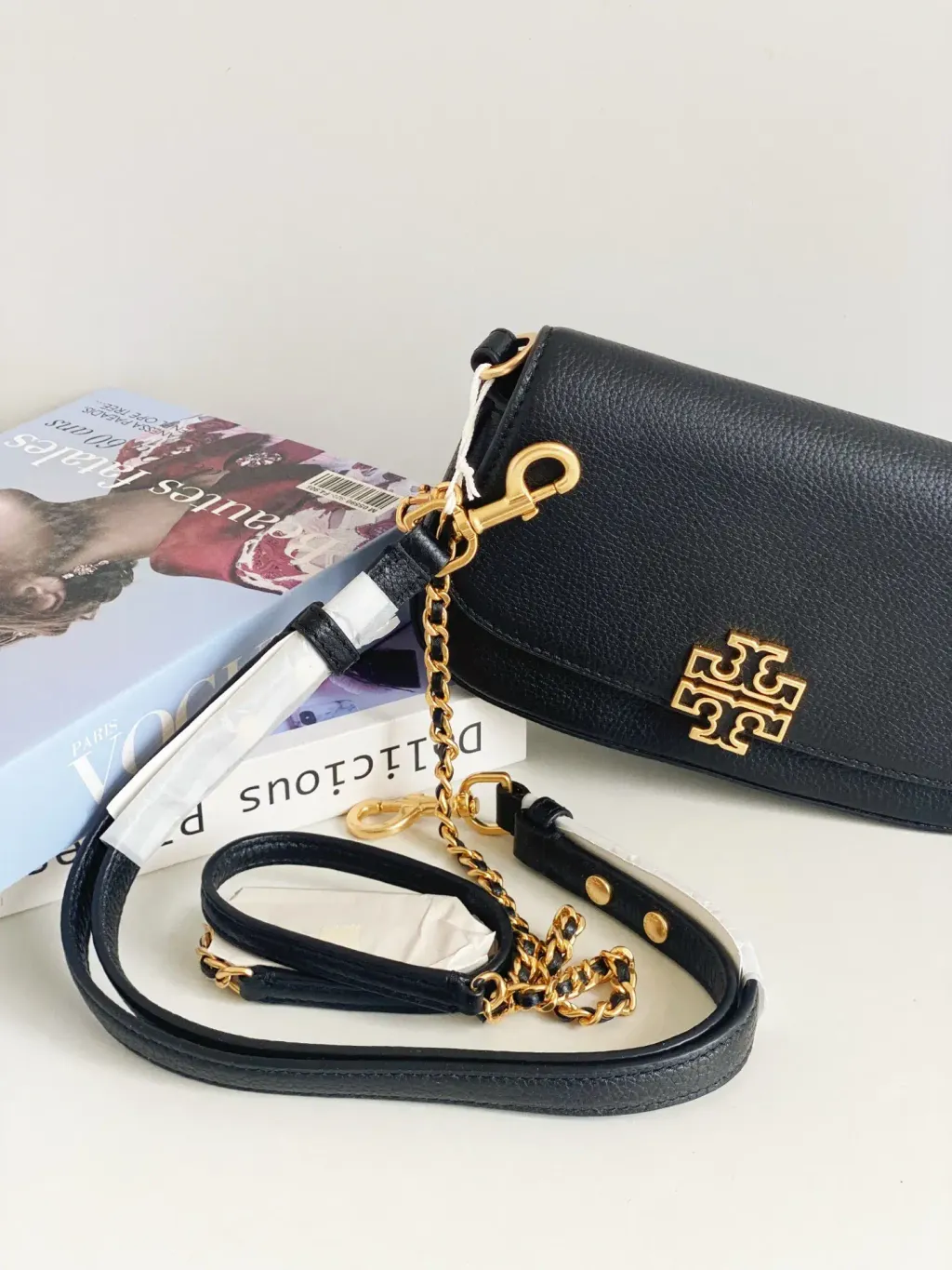 JuzBeauty_JuzBeautyMalaysia_JuzPretty_Authentic_Kbeauty_Malaysia_Skin_Care_Cosmetics_Jbeauty_Health_Care_korean_streetwear_US_Luxury_TORY BURCH 138772 Britten Convertible Crossbody In Black 腋下包6