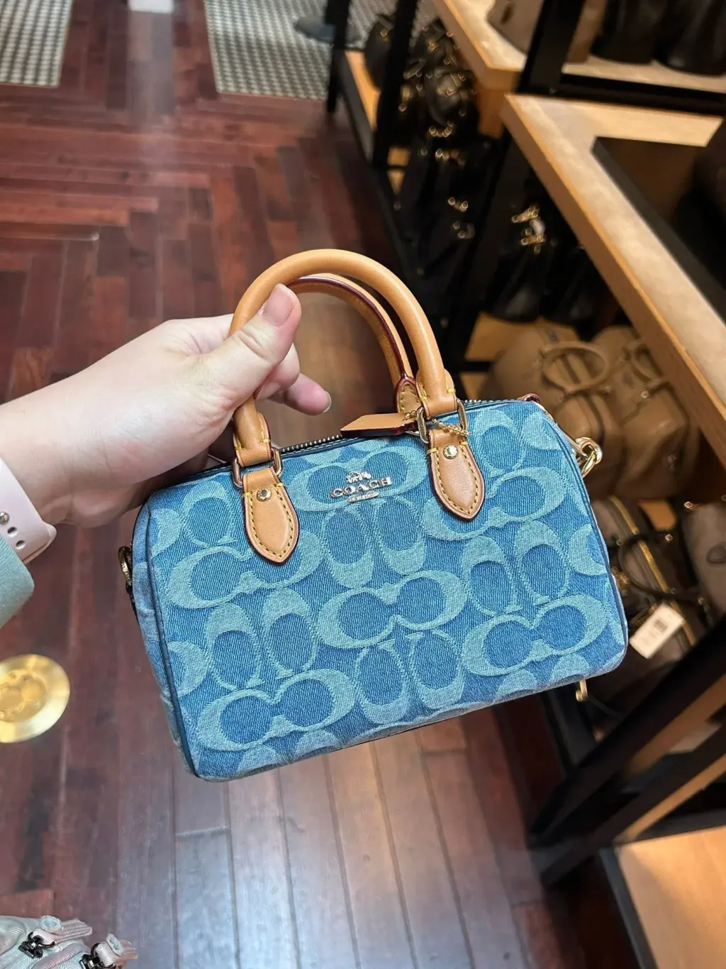 JuzBeauty_JuzBeautyMalaysia_JuzPretty_Authentic_Kbeauty_Malaysia_Skin_Care_Cosmetics_Jbeauty_Health_Care_korean_streetwear_US_Luxury_COACH CDQ36 Mini Rowan Crossbody Bag In Signature Denim 枕头包10