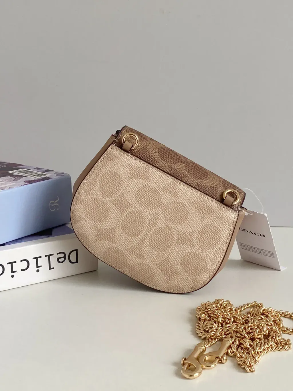 JuzBeauty_JuzBeautyMalaysia_JuzPretty_Authentic_Kbeauty_Malaysia_Skin_Care_Cosmetics_Jbeauty_Health_Care_korean_streetwear_US_Luxury_COACH CZ474 Turnlock Card Case In Blocked Signature Canvas 迷你马鞍包3