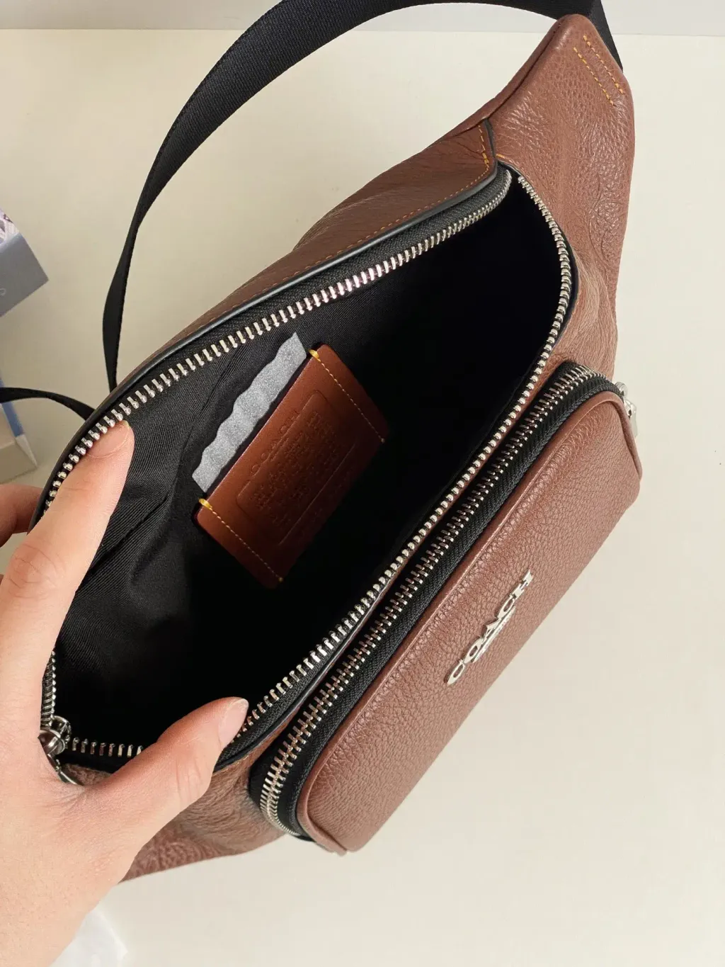 JuzBeauty_JuzBeautyMalaysia_JuzPretty_Authentic_Kbeauty_Malaysia_Skin_Care_Cosmetics_Jbeauty_Health_Care_korean_streetwear_US_Luxury_COACH CDC44 Racer Small Belt Bag In Signature Leather 男款胸包5