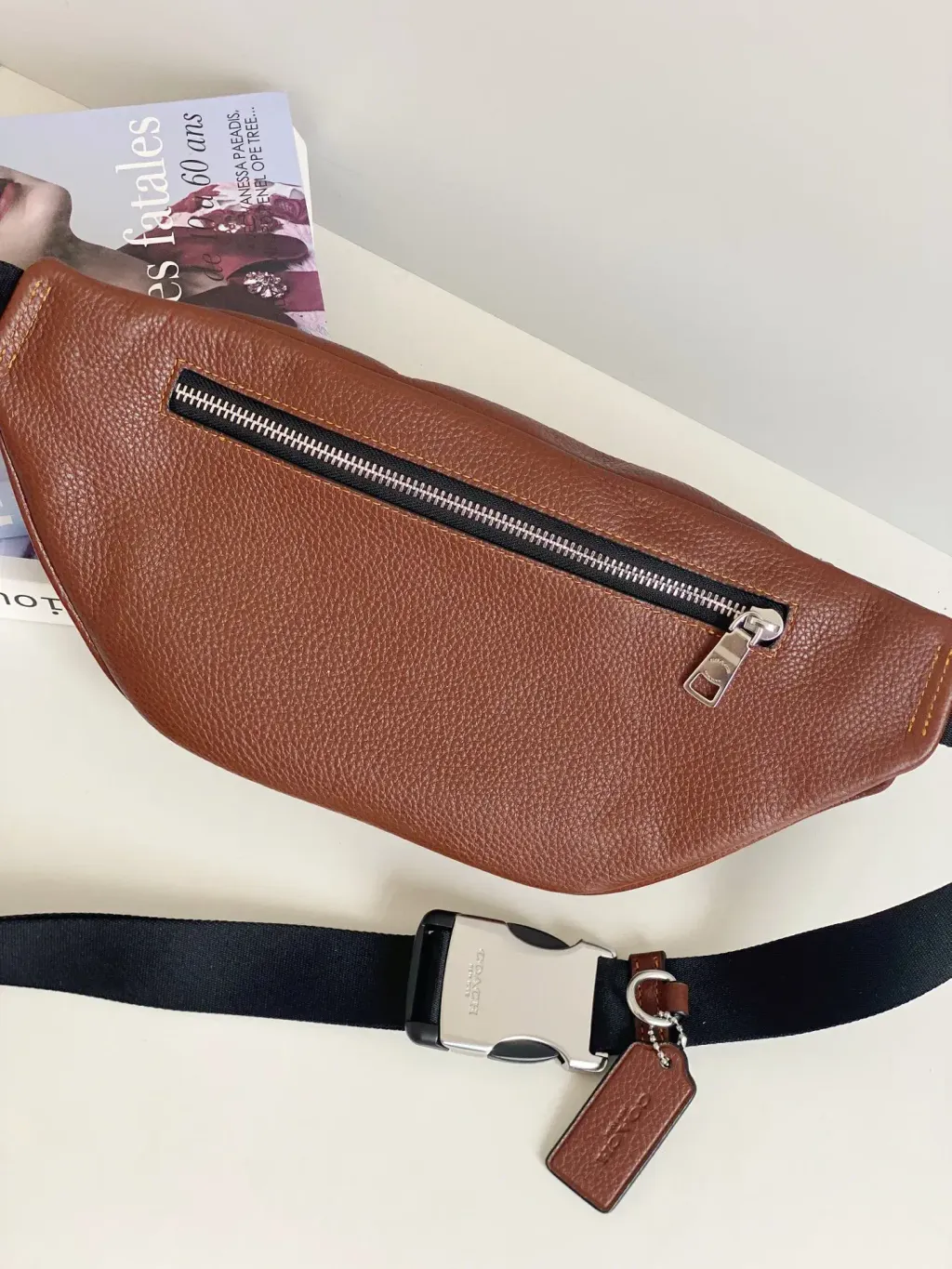 JuzBeauty_JuzBeautyMalaysia_JuzPretty_Authentic_Kbeauty_Malaysia_Skin_Care_Cosmetics_Jbeauty_Health_Care_korean_streetwear_US_Luxury_COACH CDC44 Racer Small Belt Bag In Signature Leather 男款胸包6