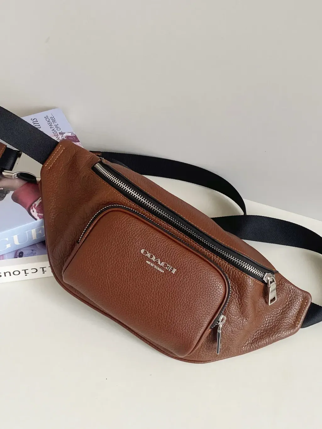 JuzBeauty_JuzBeautyMalaysia_JuzPretty_Authentic_Kbeauty_Malaysia_Skin_Care_Cosmetics_Jbeauty_Health_Care_korean_streetwear_US_Luxury_COACH CDC44 Racer Small Belt Bag In Signature Leather 男款胸包9
