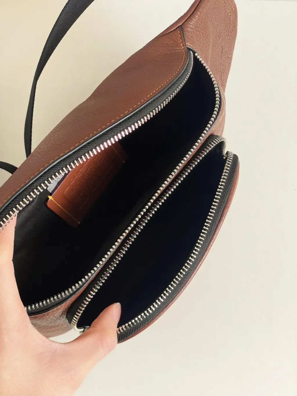 JuzBeauty_JuzBeautyMalaysia_JuzPretty_Authentic_Kbeauty_Malaysia_Skin_Care_Cosmetics_Jbeauty_Health_Care_korean_streetwear_US_Luxury_COACH CDC44 Racer Small Belt Bag In Signature Leather 男款胸包4