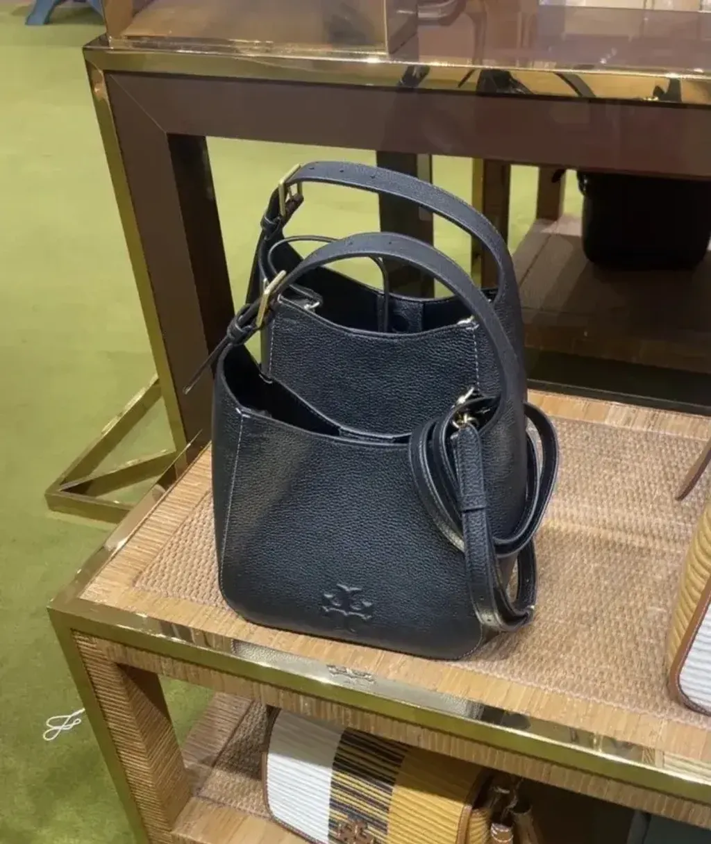 JuzBeauty_JuzBeautyMalaysia_JuzPretty_Authentic_Kbeauty_Malaysia_Skin_Care_Cosmetics_Jbeauty_Health_Care_korean_streetwear_US_Luxury_TORY BURCH 170244 Thea Small Slouchy Shoulder Bag  单肩包9