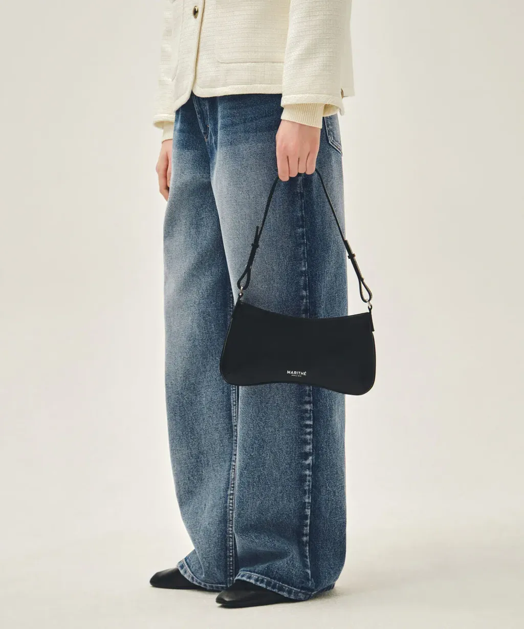 JuzBeauty_JuzBeautyMalaysia_JuzPretty_Authentic_Kbeauty_Malaysia_Skin_Care_Cosmetics_K-Beauty_Health_Care_korean_streetwear_US_Luxury_MARITHE Regular Logo Mini Peanut Bag 腋下包9