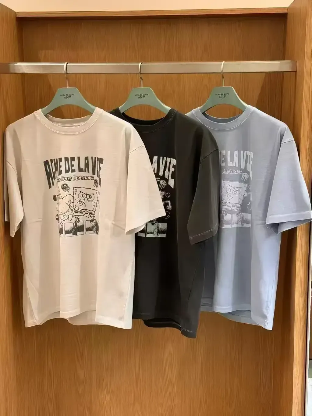 JuzBeauty_JuzBeautyMalaysia_JuzPretty_Authentic_Kbeauty_Malaysia_Skin_Care_Cosmetics_K-Beauty_Health_Care_korean_streetwear_US_Luxury_ADLV x SPONGEBOB Perfect Partner Spongebob Pigment Short Sleeve T-Shirt Tee 上衣11