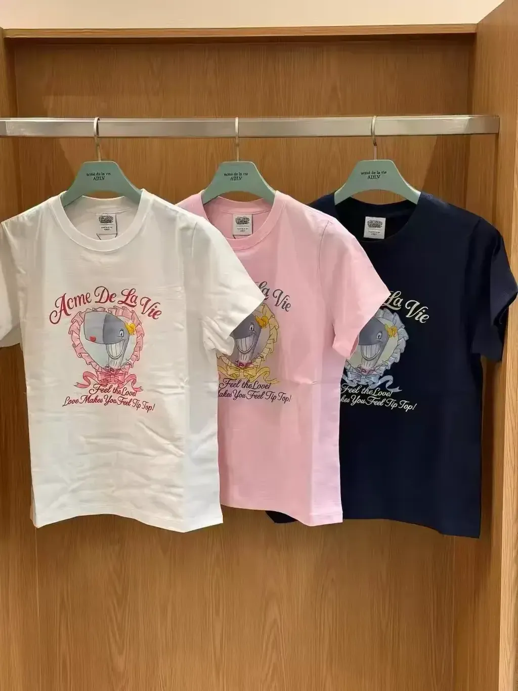 JuzBeauty_JuzBeautyMalaysia_JuzPretty_Authentic_Kbeauty_Malaysia_Skin_Care_Cosmetics_K-Beauty_Health_Care_korean_streetwear_US_Luxury_ADLV x SPONGEBOB Woman Heart Pearl Short Sleeve T-Shirt Tee 女款上衣7