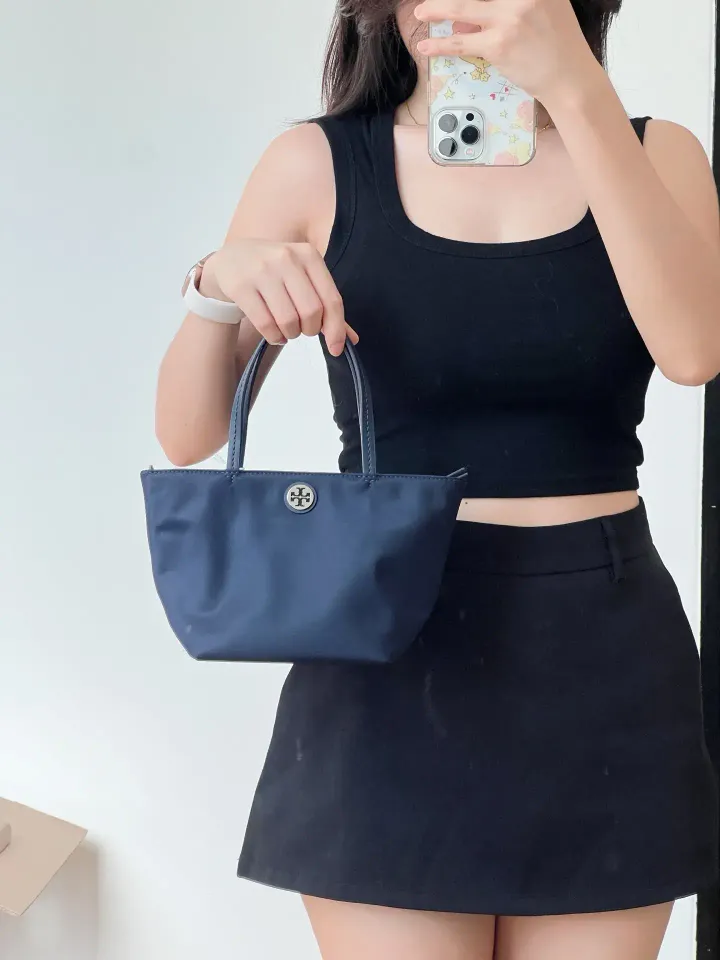 JuzBeauty_JuzBeautyMalaysia_JuzPretty_Authentic_Kbeauty_Malaysia_Skin_Care_Cosmetics_Jbeauty_Health_Care_korean_streetwear_US_Luxury_TORY BURCH 167913 0525 Nylon Mini Tote In Navy 托特包3
