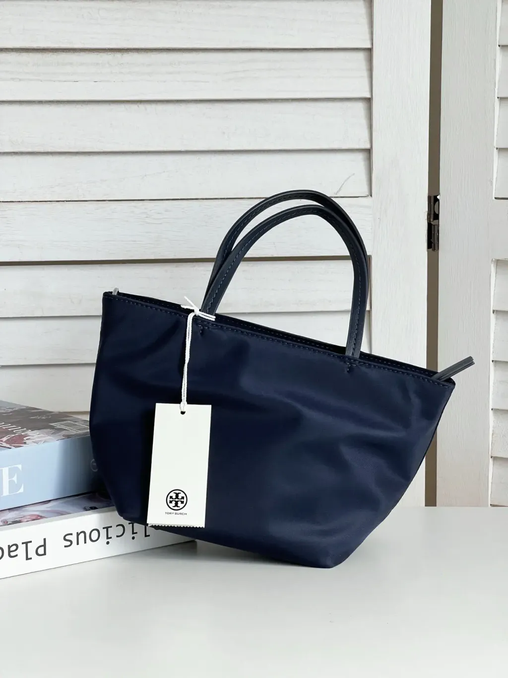 JuzBeauty_JuzBeautyMalaysia_JuzPretty_Authentic_Kbeauty_Malaysia_Skin_Care_Cosmetics_Jbeauty_Health_Care_korean_streetwear_US_Luxury_TORY BURCH 167913 0525 Nylon Mini Tote In Navy 托特包8