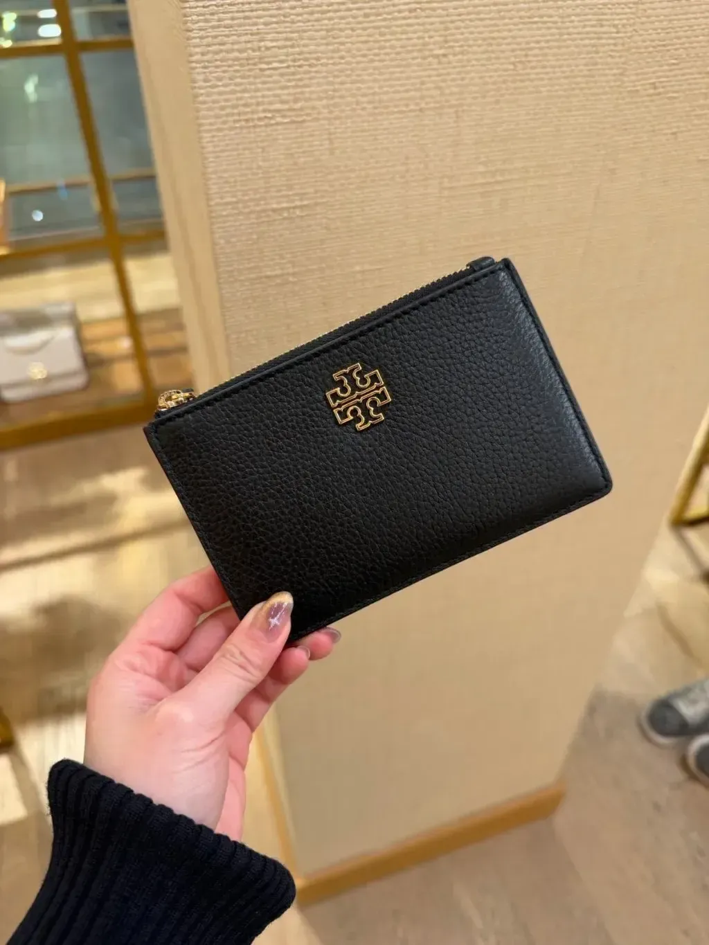 JuzBeauty_JuzBeautyMalaysia_JuzPretty_Authentic_Kbeauty_Malaysia_Skin_Care_Cosmetics_K-Beauty_Health_Care_korean_streetwear_US_Luxury_TORY BURCH 19613345 7238 Britten Zip Card Case In Black 女款卡包5
