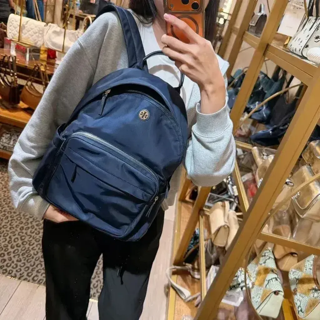 JuzBeauty_JuzBeautyMalaysia_JuzPretty_Authentic_Kbeauty_Malaysia_Skin_Care_Cosmetics_K-Beauty_Health_Care_korean_streetwear_US_Luxury_TORY BURCH 173559 0525 Nylon Backpack In Navy 背包6