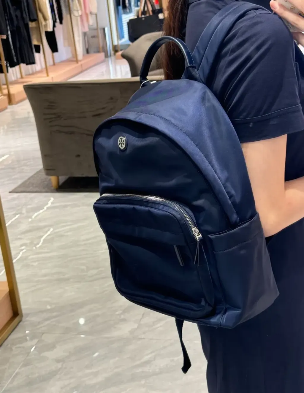 JuzBeauty_JuzBeautyMalaysia_JuzPretty_Authentic_Kbeauty_Malaysia_Skin_Care_Cosmetics_K-Beauty_Health_Care_korean_streetwear_US_Luxury_TORY BURCH 173559 0525 Nylon Backpack In Navy 背包7