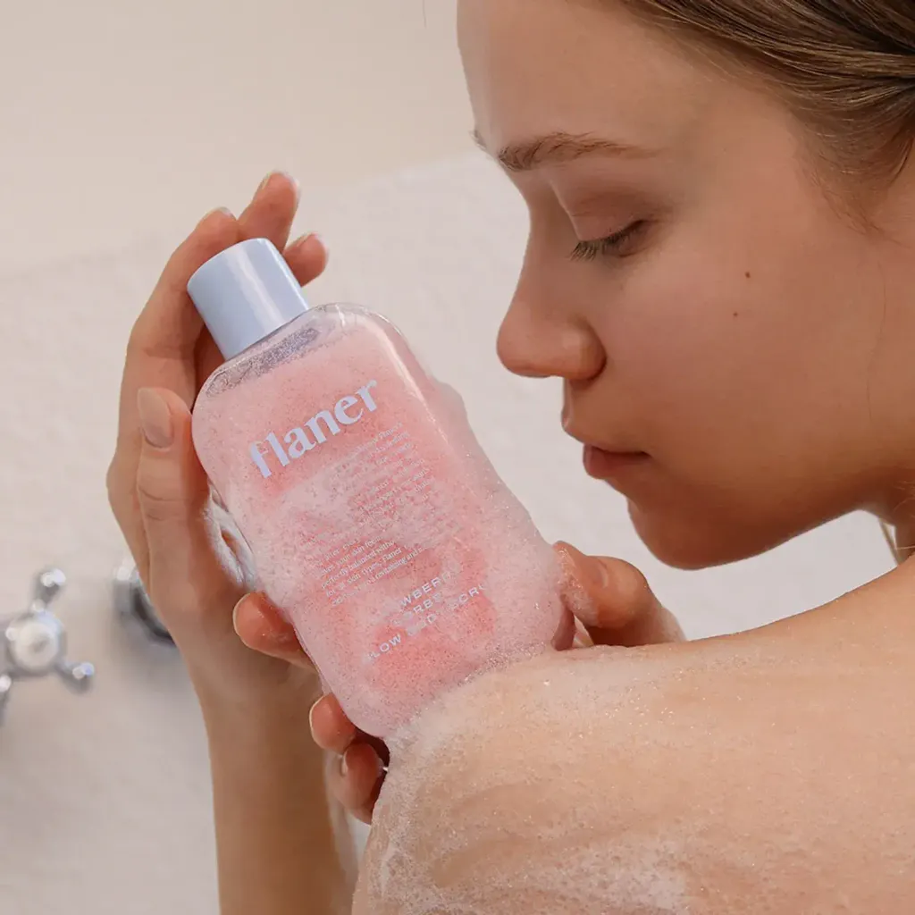 JuzBeauty_JuzBeautyMalaysia_JuzPretty_Authentic_Kbeauty_Malaysia_Skin_Care_Cosmetics_K-beauty_Health_Care_korean_streetwear_FLANER Snowberry Sorbet Glow Body Scrub 雪莓微光焕肤泡沫身体磨砂膏18