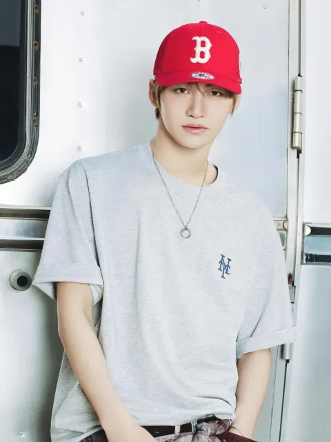 JuzBeauty_JuzBeautyMalaysia_JuzPretty_Authentic_Kbeauty_Malaysia_Skin_Care_Cosmetics_K-beauty_Health_Care_korean_streetwear_MLB Sportive Cursive Back Lettering T-Shirt Tee 3ATSV0163 上衣1