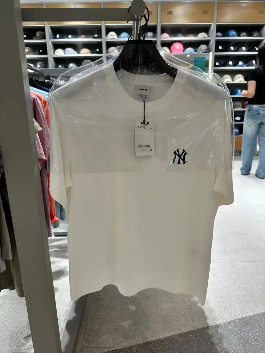 JuzBeauty_JuzBeautyMalaysia_JuzPretty_Authentic_Kbeauty_Malaysia_Skin_Care_Cosmetics_K-beauty_Health_Care_korean_streetwear_MLB Sportive Cursive Back Lettering T-Shirt Tee 3ATSV0163 上衣7
