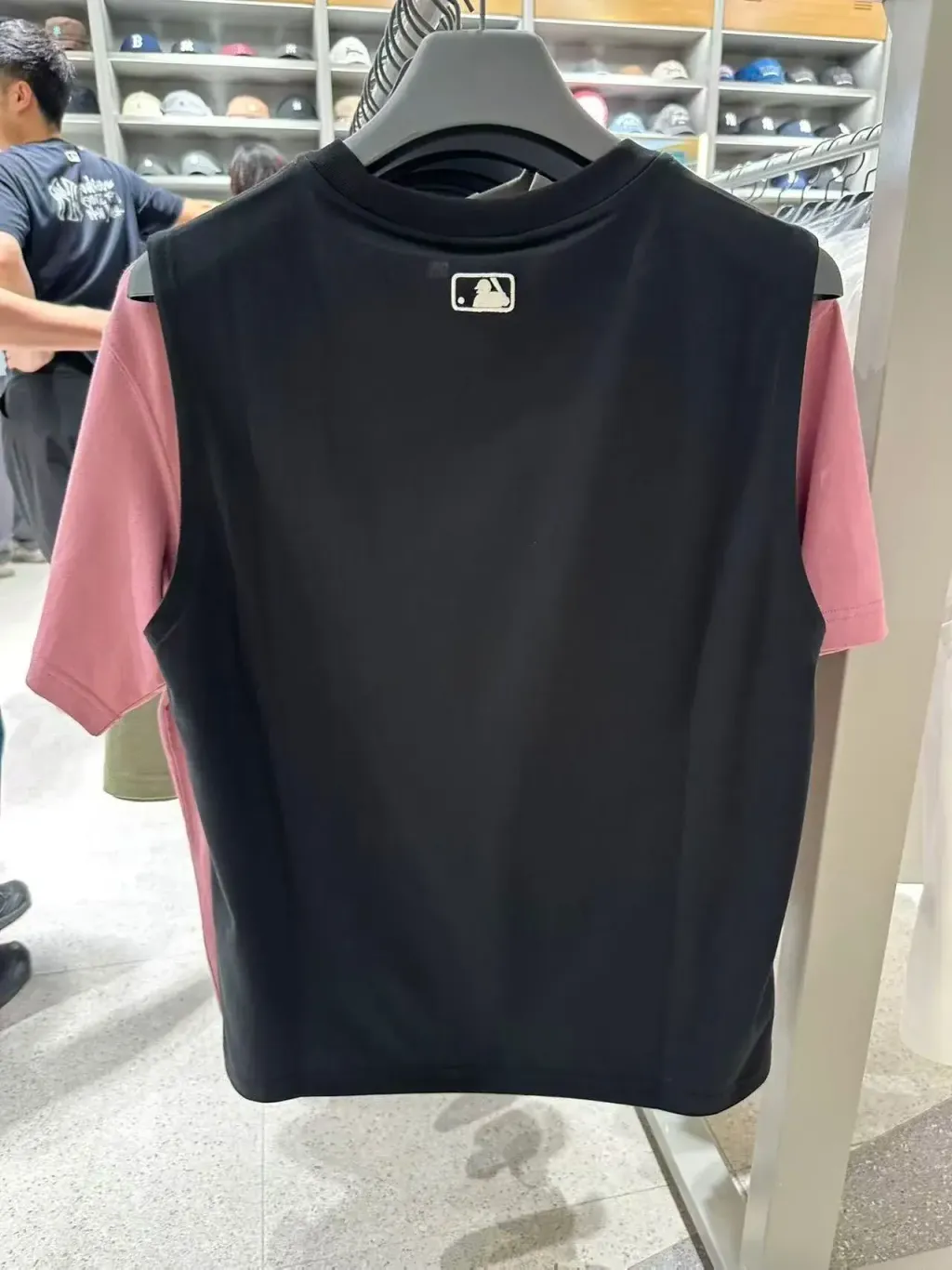 JuzBeauty_JuzBeautyMalaysia_JuzPretty_Authentic_Kbeauty_Malaysia_Skin_Care_Cosmetics_K-beauty_Health_Care_korean_streetwear_MLB Basic Small Logo Sleeveless T-Shirt Tee 3ATOB0163 上衣1