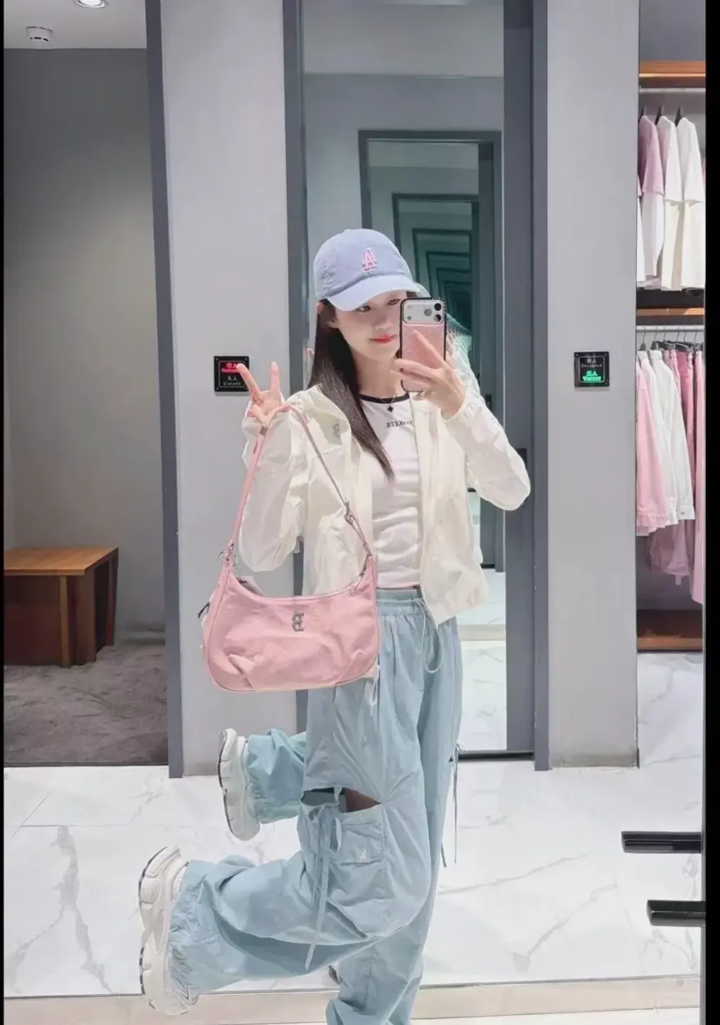 JuzBeauty_JuzBeautyMalaysia_JuzPretty_Authentic_Kbeauty_Malaysia_Skin_Care_Cosmetics_K-beauty_Health_Care_korean_streetwear_MLB 3ABQVN16N Basic Vintage Nylon Hobo Bag 腋下包8