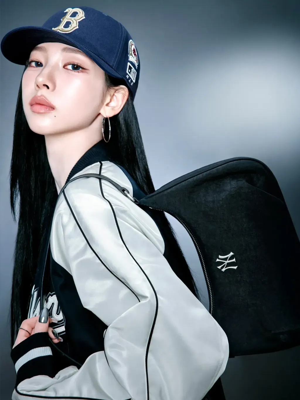 JuzBeauty_JuzBeautyMalaysia_JuzPretty_Authentic_Kbeauty_Malaysia_Skin_Care_Cosmetics_K-beauty_Health_Care_korean_streetwear_MLB 3ABQVN16N Basic Vintage Nylon Hobo Bag 腋下包6