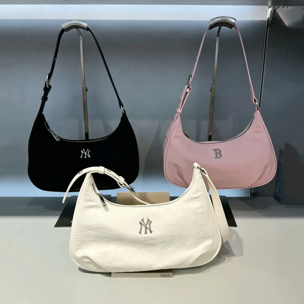 JuzBeauty_JuzBeautyMalaysia_JuzPretty_Authentic_Kbeauty_Malaysia_Skin_Care_Cosmetics_K-beauty_Health_Care_korean_streetwear_MLB 3ABQVN16N Basic Vintage Nylon Hobo Bag 腋下包10